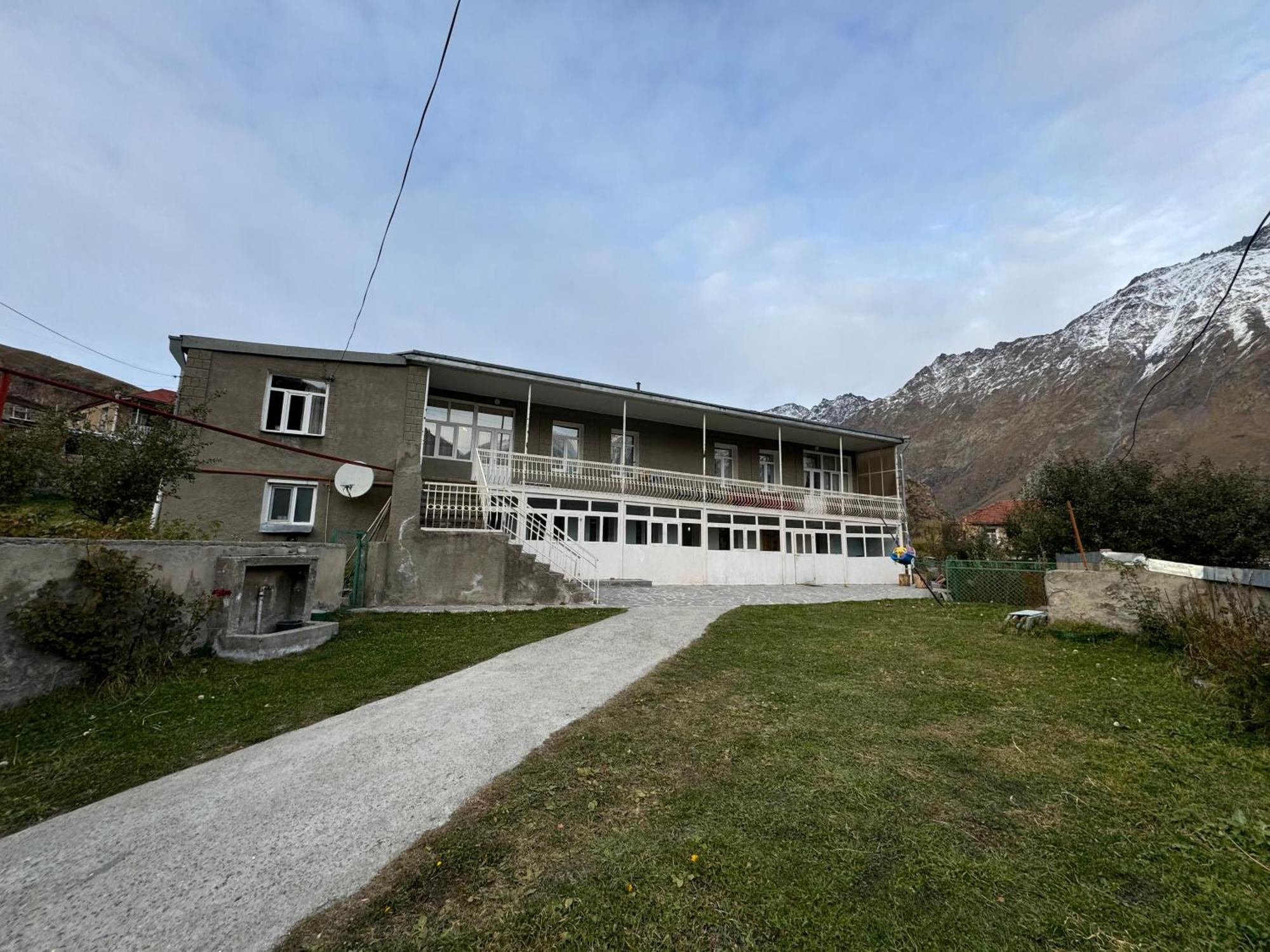Polaris Kazbegi Hotell Eksteriør bilde